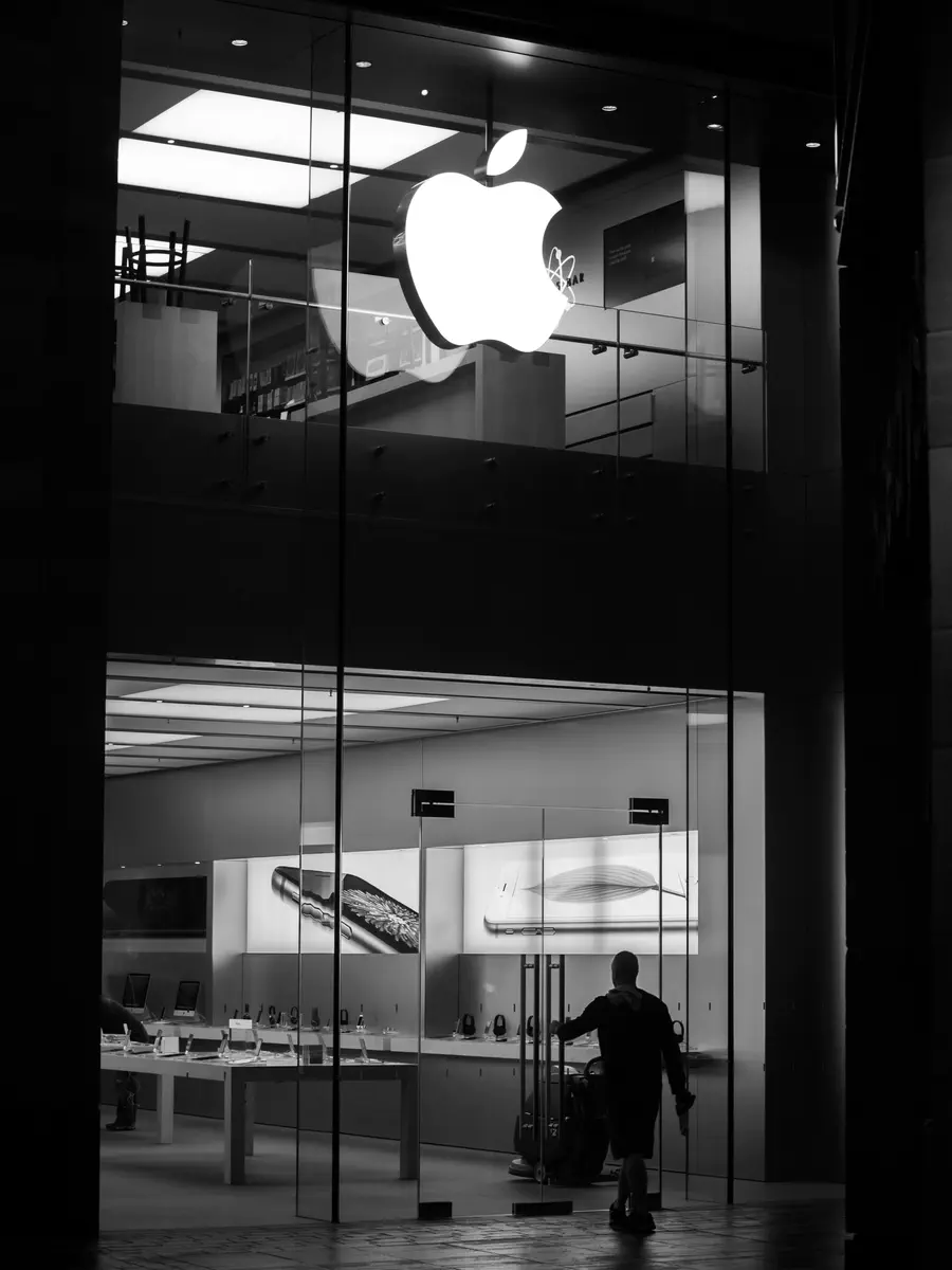 Photograph of the Exeter Princesshay Apple Store being cleaned in the early morning